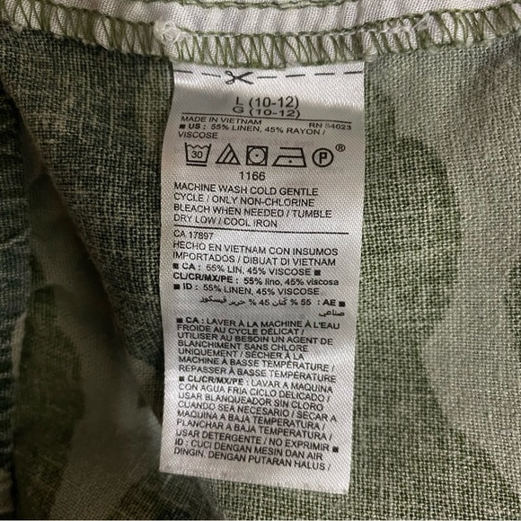 Old Navy Girl’s Camo LinenBlend Drawstring Shorts - Picture 7 of 8